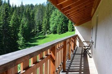 Gîte pour 2 personnes, avec sauna et balcon à Les Moussières