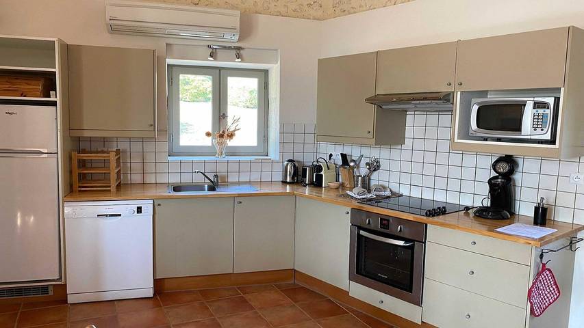 Location de vacances pour 9 personnes, avec piscine et jardin à Chalais - 4