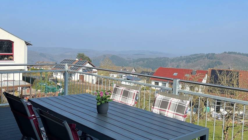 Ferienhaus für 6 Personen, mit Terrasse und Ausblick - 1