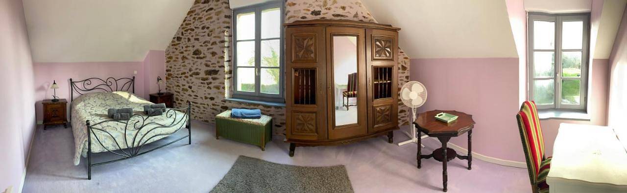 Four-Bedroom Holiday Home in Villaines-la-Juhel, Mayenne