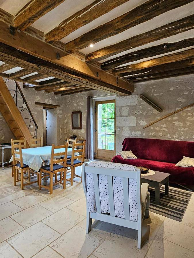 Location de vacances pour 7 personnes, avec terrasse, adapté aux familles à Seigy - 2