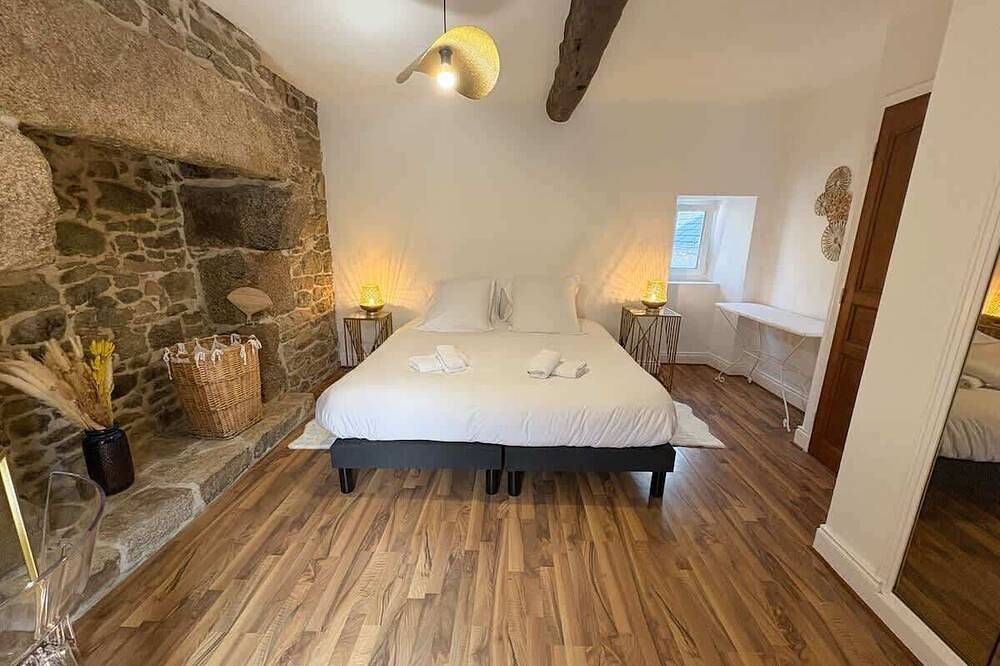 New - Beautiful renovated stone house in Lanildut, Región de Brest