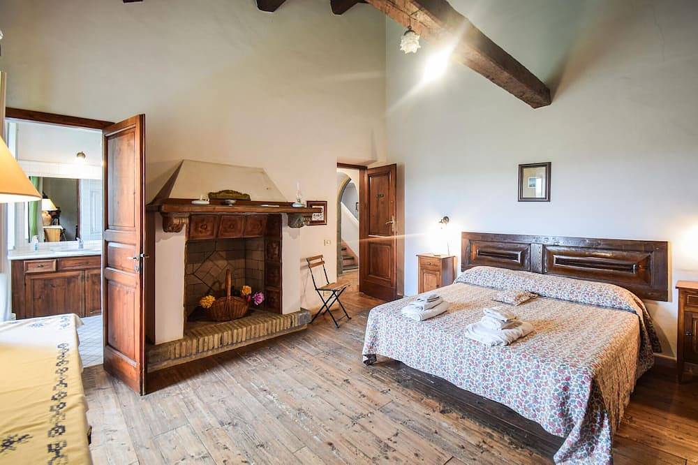 Beautiful home in Ceri with Wifi in Cerveteri, Rom Provinz