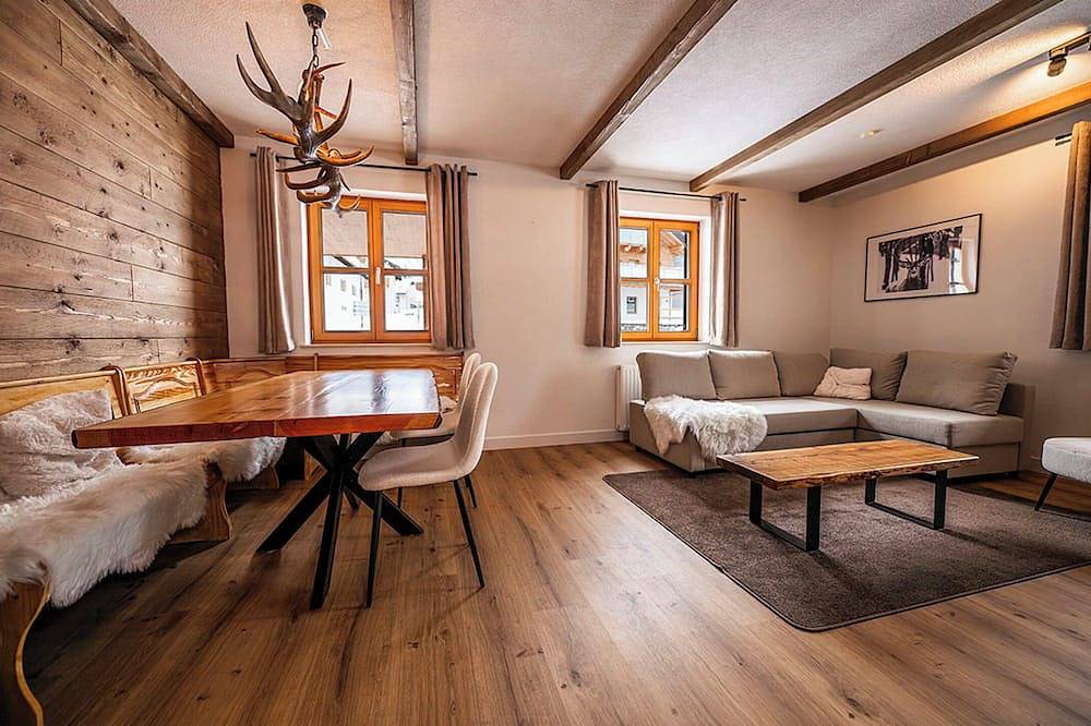 Geheel appartement, Chalet zur Rose 3-slaapkamer appartement \"Alpenrose\" 2-8 personen (90m2) in Lechtal Alps, Berwang