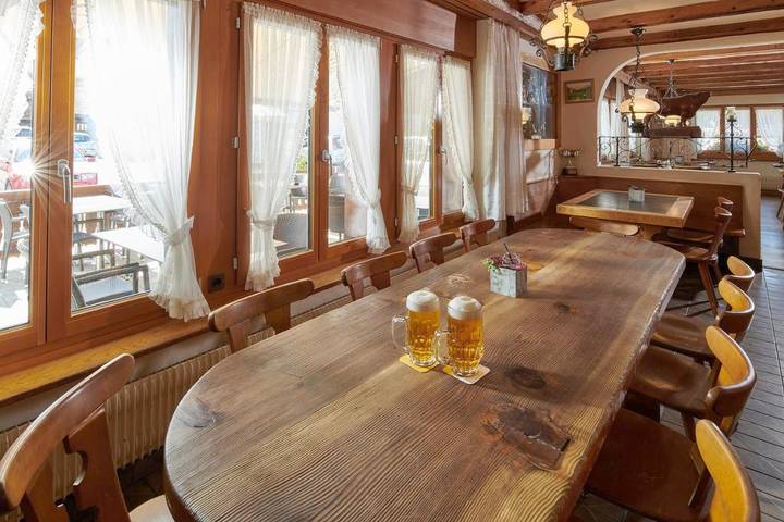 Hôtel pour 2 personnes, avec sauna ainsi que jacuzzi et terrasse, animaux acceptés dans Gstaad - 2