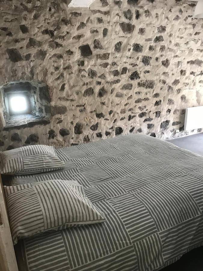 Location de vacances pour 6 personnes, avec vue, animaux acceptés à Yronde-et-Buron - 3