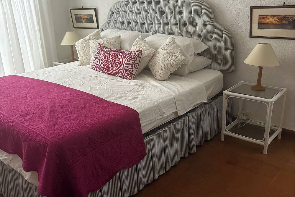 Entire apartment, Apartment in a peaceful setting in Jesus, Ibiza yet close to the action in Talamanca, Santa Eulària des Riu