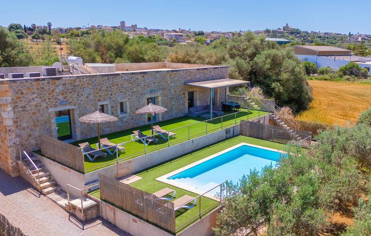 Apartamento moderno con piscina, aire acondicionado y WiFi cerca de Maria de la Salut in María de la Salud, Interior de Mallorca