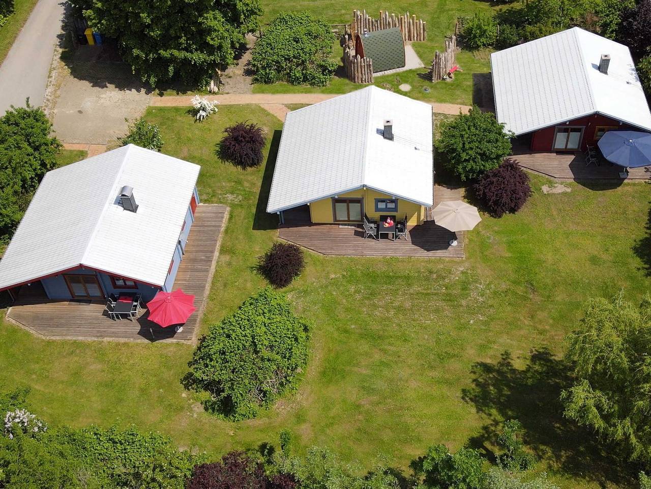 Ganze Ferienwohnung, Ostsee-Land-Ferienhaus - 3-Raum-Ferienhaus  Jennie mit Terrasse und Kamin in Kröpelin, Rostock und Umgebung