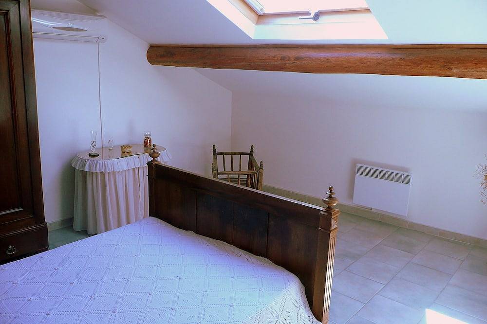 Gîte avec piscine  \"Le Mas Morelly\" à Avignon - Île de la Barthelasse. in Avignon, Vaucluse