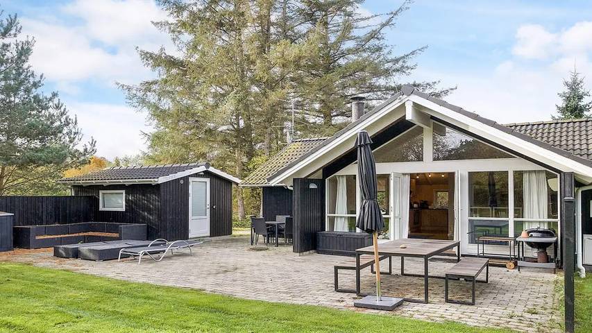 Ferienhaus für 7 Personen, mit Whirlpool und Terrasse sowie Sauna