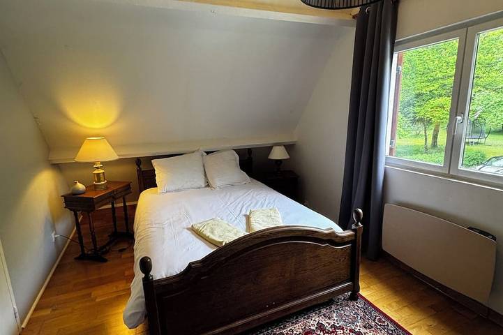 Location de vacances pour 14 personnes, avec jardin ainsi que sauna et jacuzzi à Saint-Martin-des-Champs (Yonne) - 3