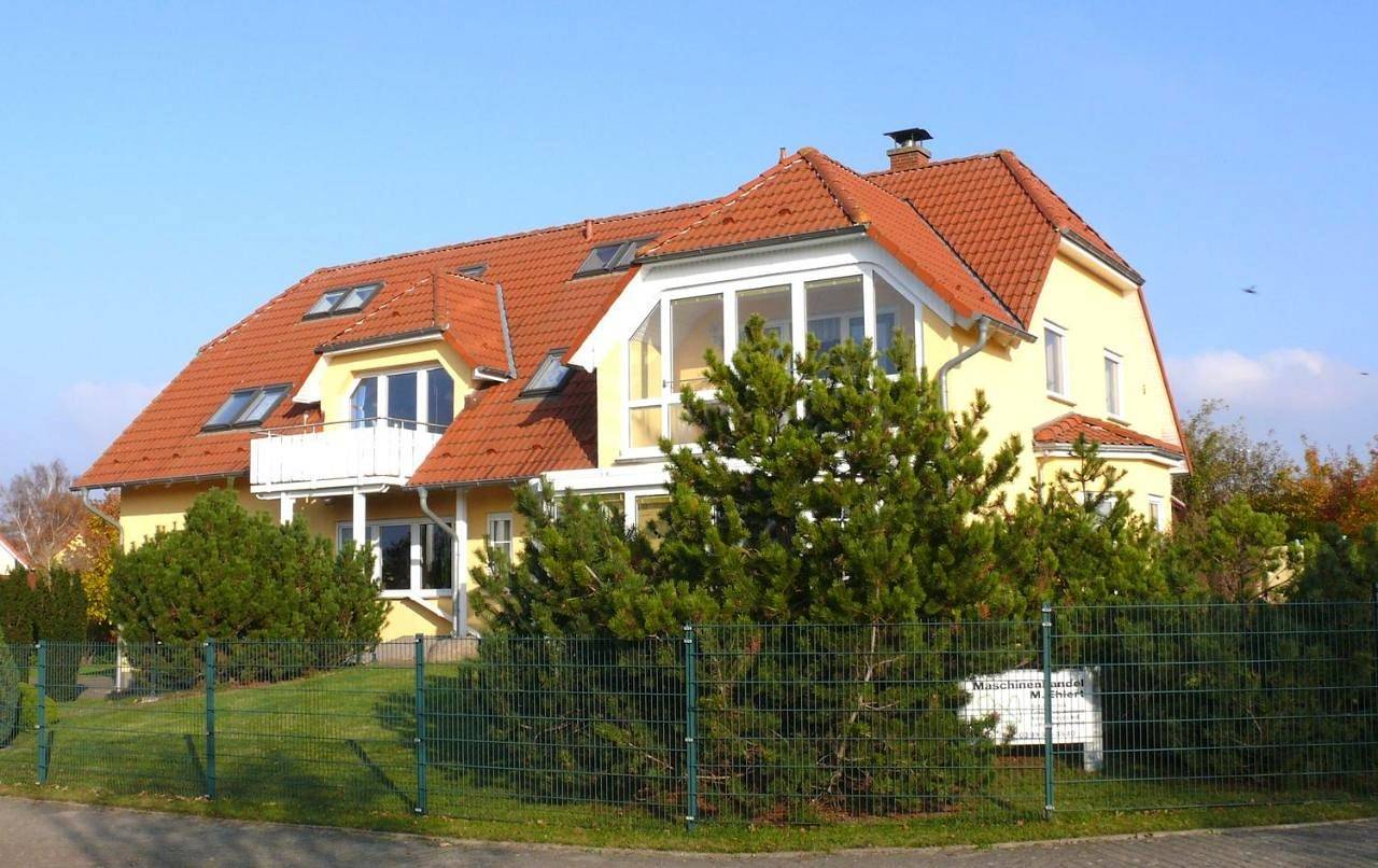 Ganze Wohnung, Apartment with Balcony in Schloen-Dratow, Müritz