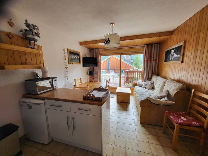 Entire apartment, Apartment '4 People' with Mountain View, Shared Terrace and Wi-Fi in Champagny-en-Vanoise, Massif de la Vanoise