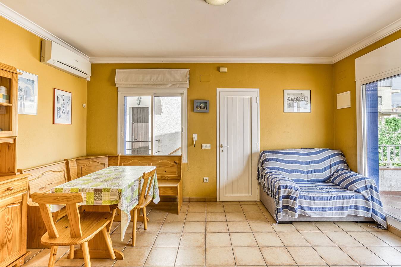 Ferienwohnung 'Apartmento Girelle' mit Meerblick, Wlan und Klimaanlage in l'Escala, Oberampurien
