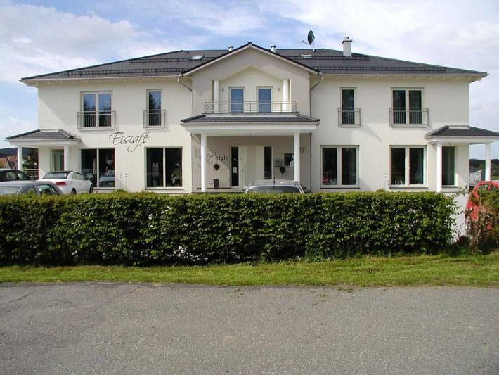 Ferienwohnung für 5 Personen, mit Balkon und Terrasse sowie Garten und Sauna in Moosbach