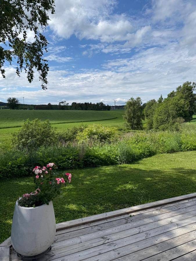 Ferienhaus für 4 Personen, mit Terrasse und Garten in Hjo - 3