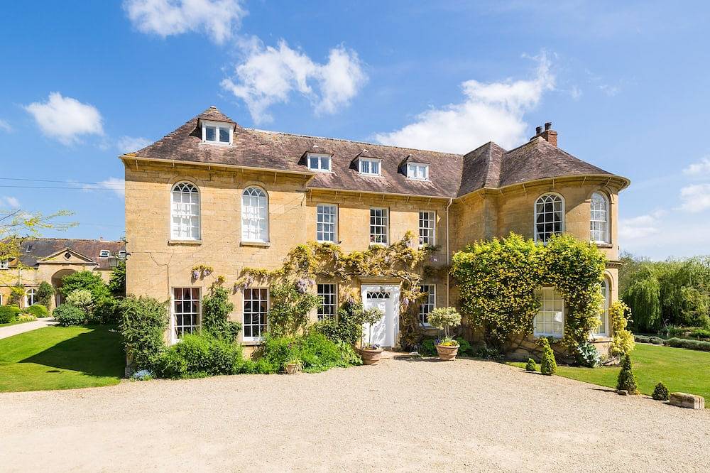 The Bird Room - Upper Court Manor House in Kemerton, Worcestershire