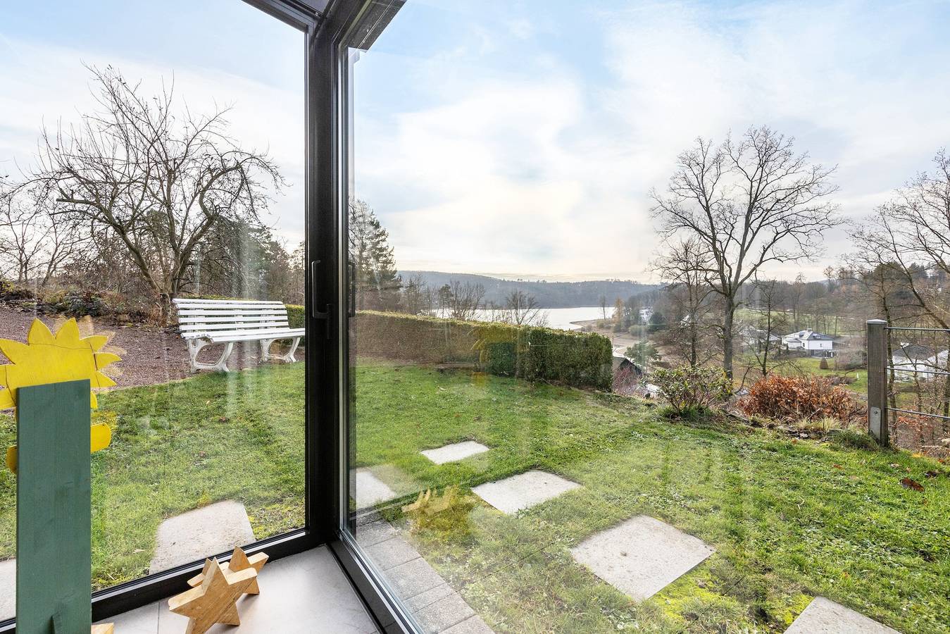 Panorama Vakantiehuis Sorpesee, 120 m², met Uitzicht op het Meer, Privéterras & Wifi, foto 9