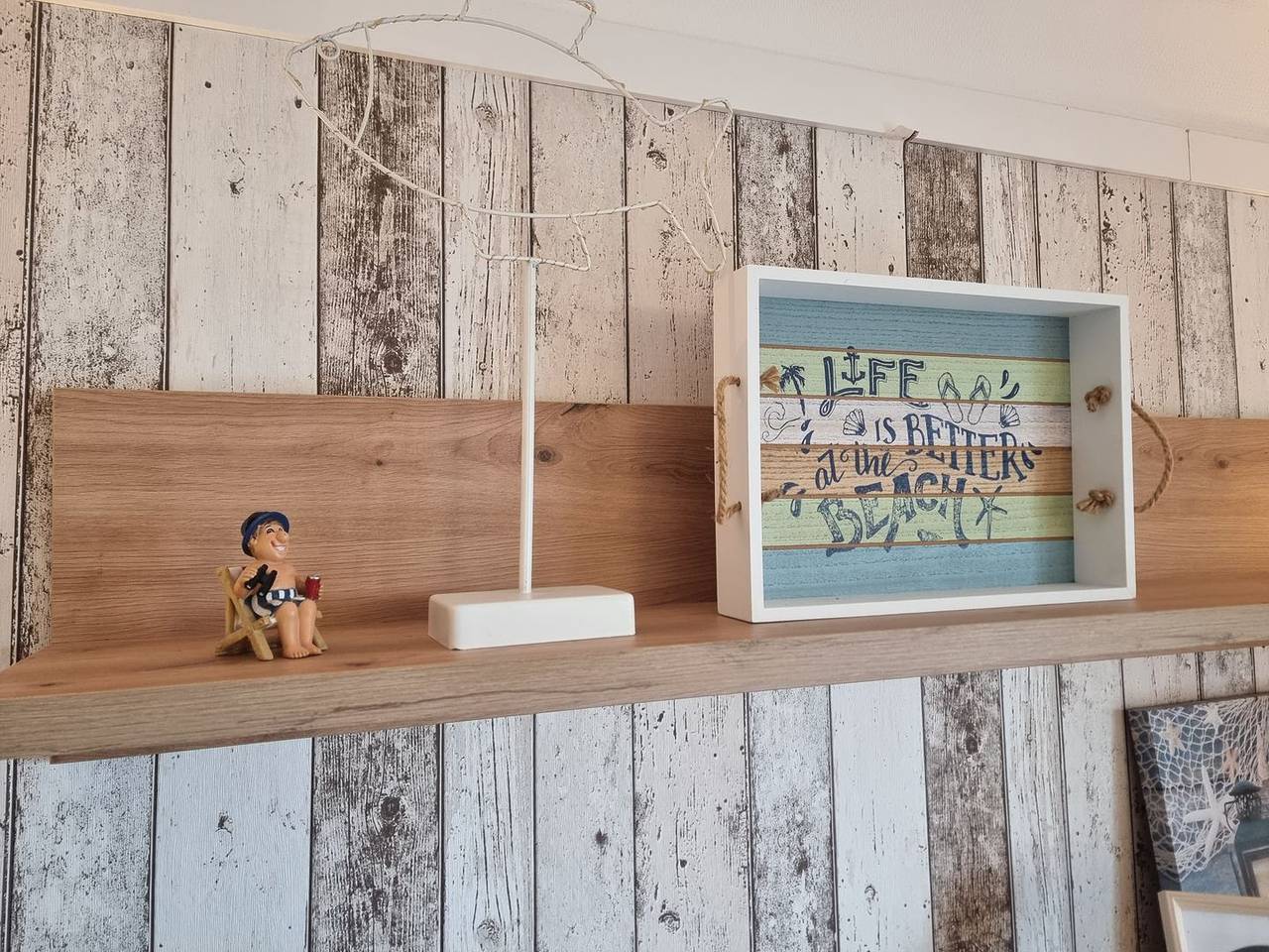 Ganze Wohnung, Modernes Appartement mit überdachtem Balkon und Blick zur Seeseite in Stein in Wendtorfer Strand, Stein