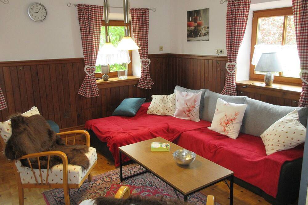 Ferienhaus für 12 Personen, 6 Sz, Blick in Berchtesgadener- u. Chiemgauer Alpen in Kirchanschöring, Rupertiwinkel
