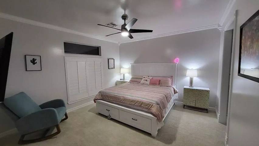 Vacation rental for 20 people, with yard and hot tub in Tulsa