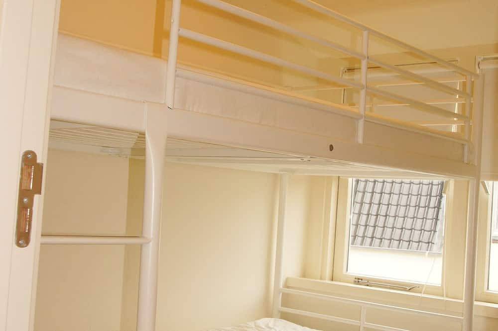 Attractive holiday home at 250 m from the sea / beach and village center; Free Wifi in Noordwijk aan Zee, Noordwijk