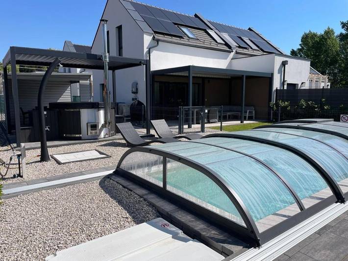 Ferienhaus für 4 Personen, mit Whirlpool und Terrasse sowie Garten und Pool in Vonyarcvashegy