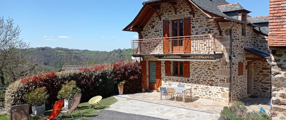 Gîte pour 6 personnes, avec jardin ainsi que jacuzzi et balcon à La Bastide-l'Évêque - 2