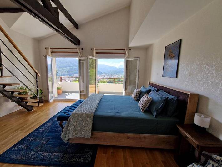 Chambre d’hôte pour 2 personnes, avec piscine et vue ainsi que jardin et terrasse à Lourdes