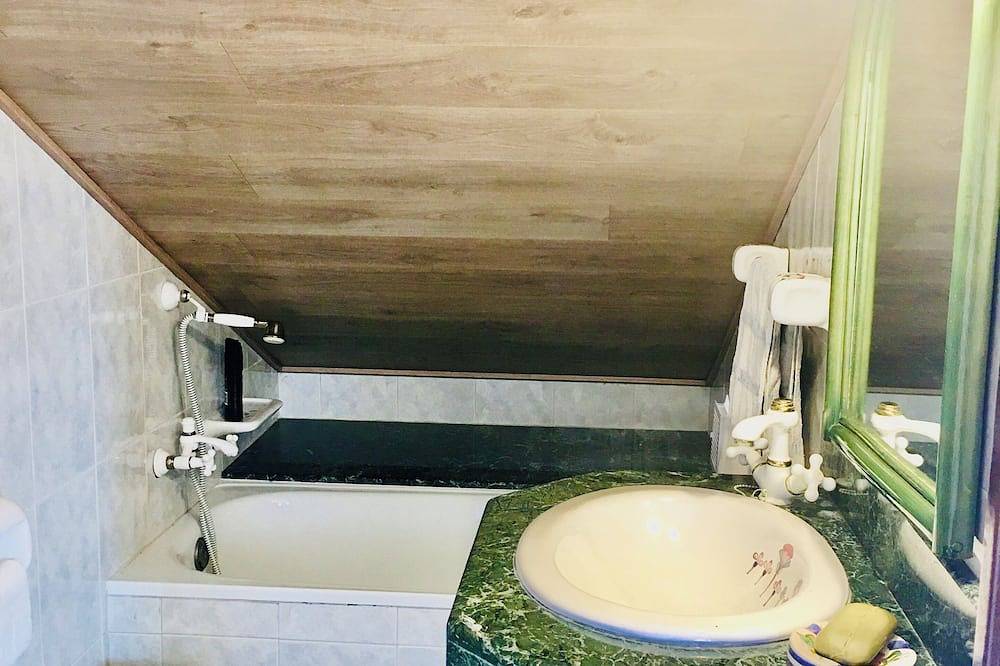 Tranquil and spacious super large room in Barcelona in Rubi, Barcellona entroterra