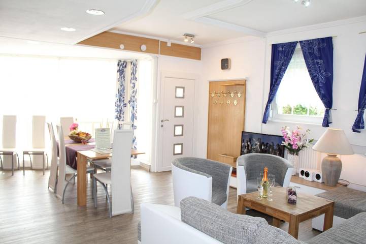 Ferienhaus für 12 Personen, mit Garten und Terrasse sowie Whirlpool und Sauna in Daun - 4