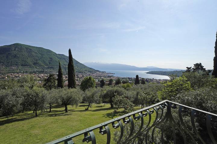 Villa für 18 Personen, mit Terrasse und Seeblick sowie Garten, mit Haustier in Salò - 3