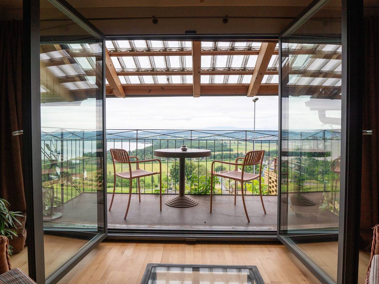 Ganze Wohnung, Studio de l'artist in Vully-les-Lacs, Drei-Seen-Land