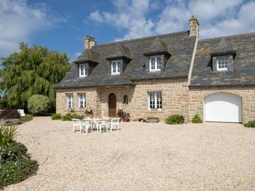Gîte pour 6 personnes, avec jardin, animaux acceptés à Guimaëc