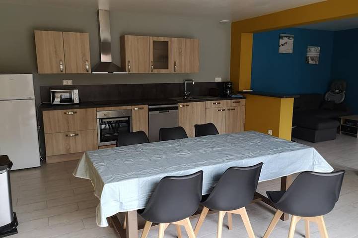 Location de vacances pour 8 personnes, avec Terrasse et Jardin à Saint-Quentin-la-Motte-Croix-au-Bailly
