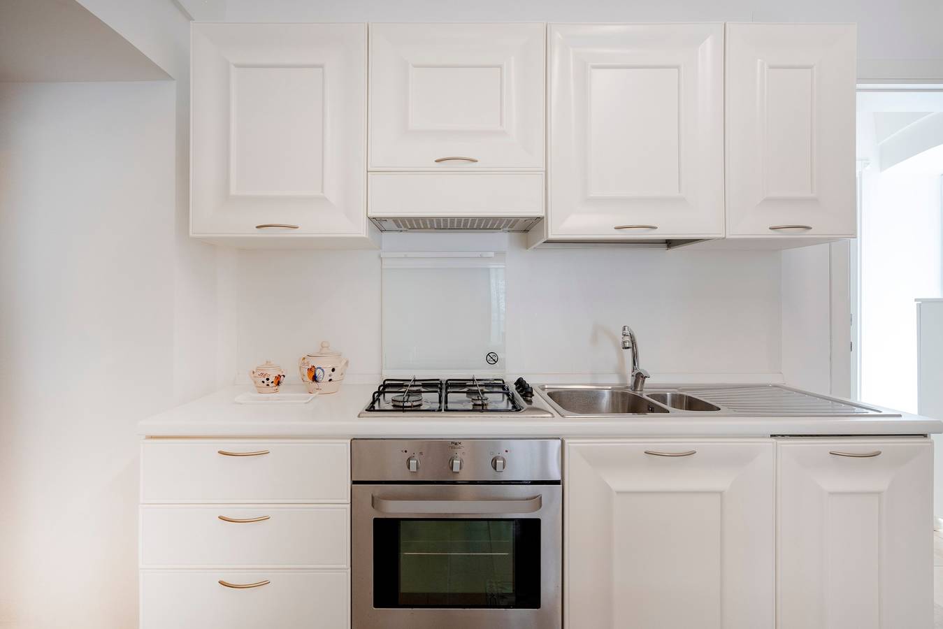 Entire apartment, 'Corner House Polignano A Mare' Apartment with Air Conditioning in Polignano a Mare, Bari Province