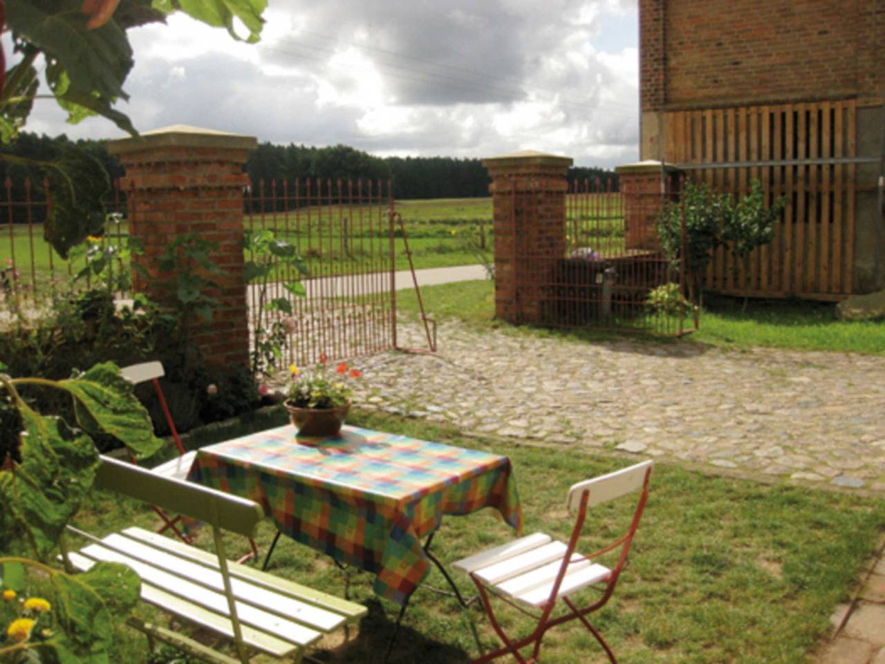 Ganze Ferienwohnung, Ferienwohnung Schwalbennest - Zwei-Raum-Ferienwohnung in Krakow am See, Naturpark Nossentiner/Schwinzer Heide