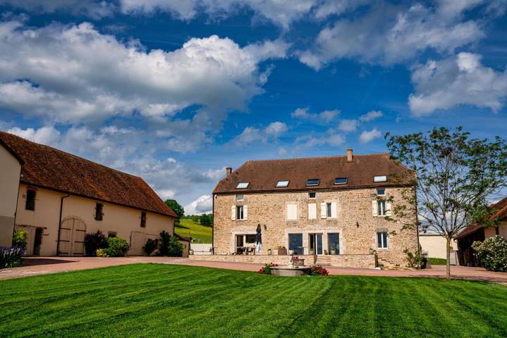 Chambre d’hôte pour 2 personnes, avec jardin ainsi que vue et piscine, animaux acceptés dans Souhey