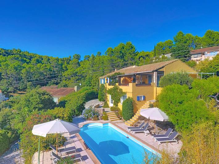 Gîte pour 8 personnes, avec piscine à Taradeau