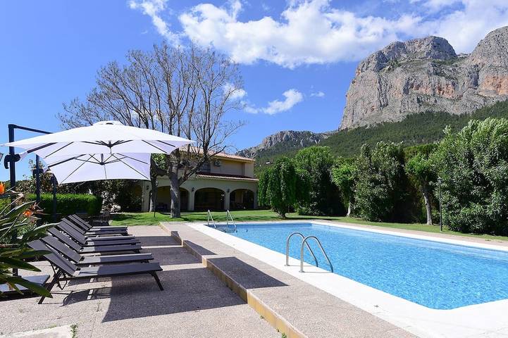 Casa de vacaciones para 19 personas, con jacuzzi y jardín, Se admiten mascotas - 1