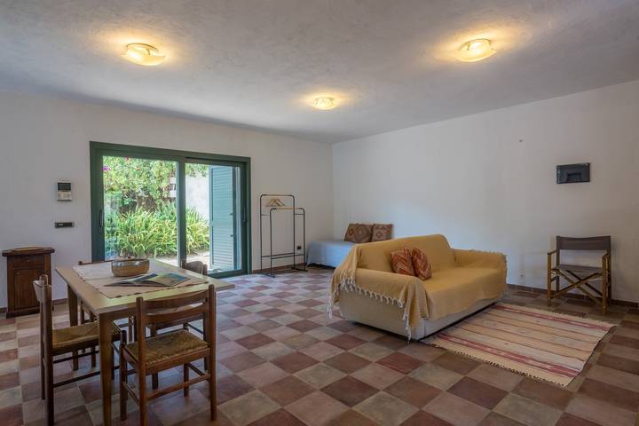 Casa vacanze "Maya" con vista sulle colline, terrazza privata e Wi-Fi in Olbia, Gallura