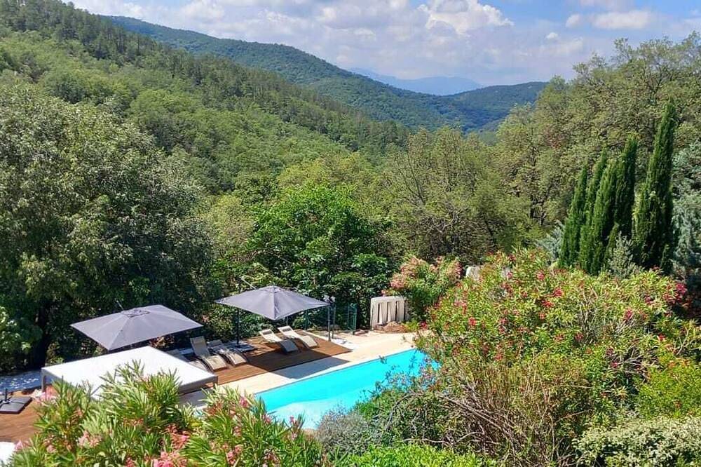 Quiet Provençal villa in a private domain in Les Arcs-sur-Argens, Draguignan en omgeving