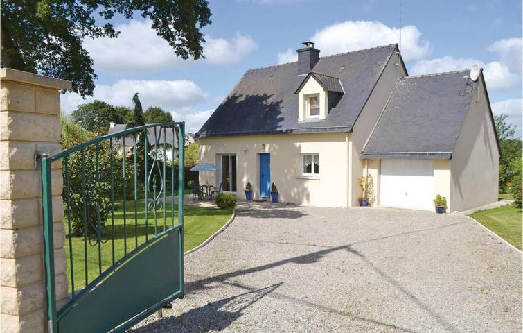 Location de vacances pour 6 personnes, avec jardin à Guéhenno