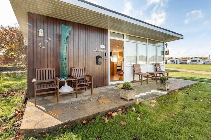 Chalet for 2 people, with garden and terrace in Mundesley