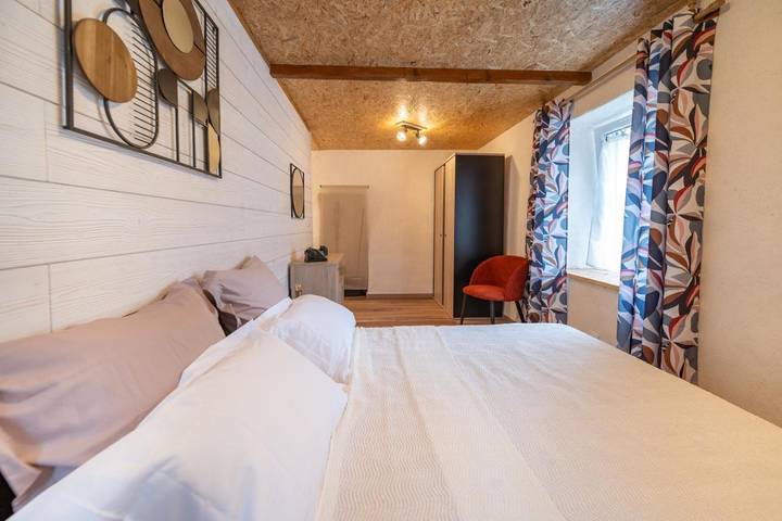 Gîte pour 2 personnes, avec terrasse, animaux acceptés à Sainte-Marie-de-Cuines - 4