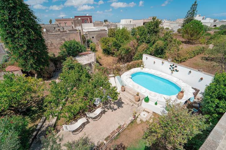 Gîte pour 4 personnes, avec jardin et piscine, animaux acceptés à Calimera
