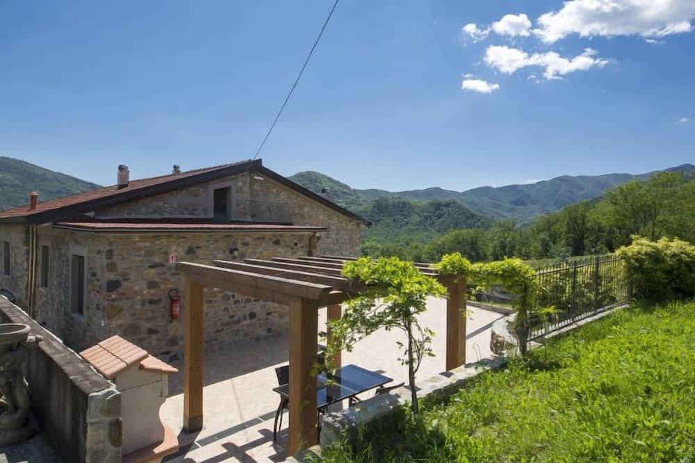 Cantiniere by Interhome in Tresana, Val di Magra