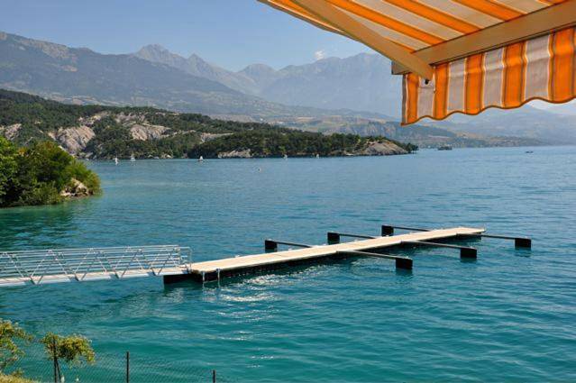 Gîte pour 6 personnes, avec balcon et piscine ainsi que vue sur le lac et vue à Chorges - 2