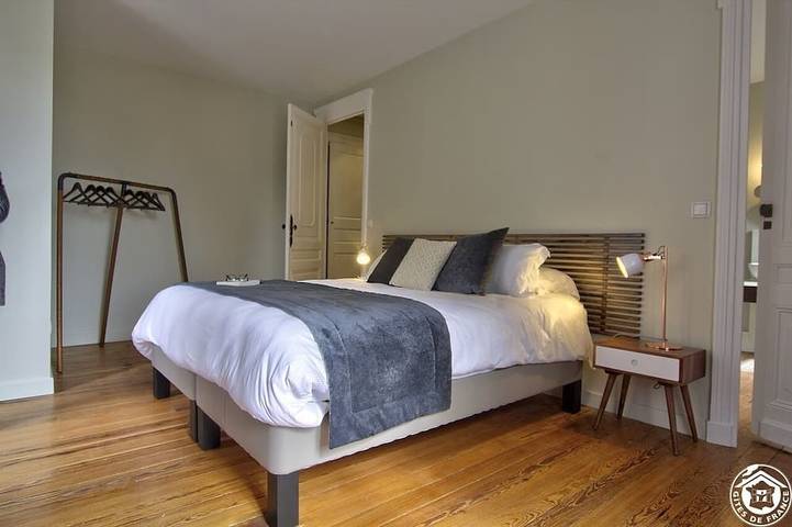 Location de vacances pour 15 personnes, avec balcon et jardin à Montmerle-sur-Saône - 4